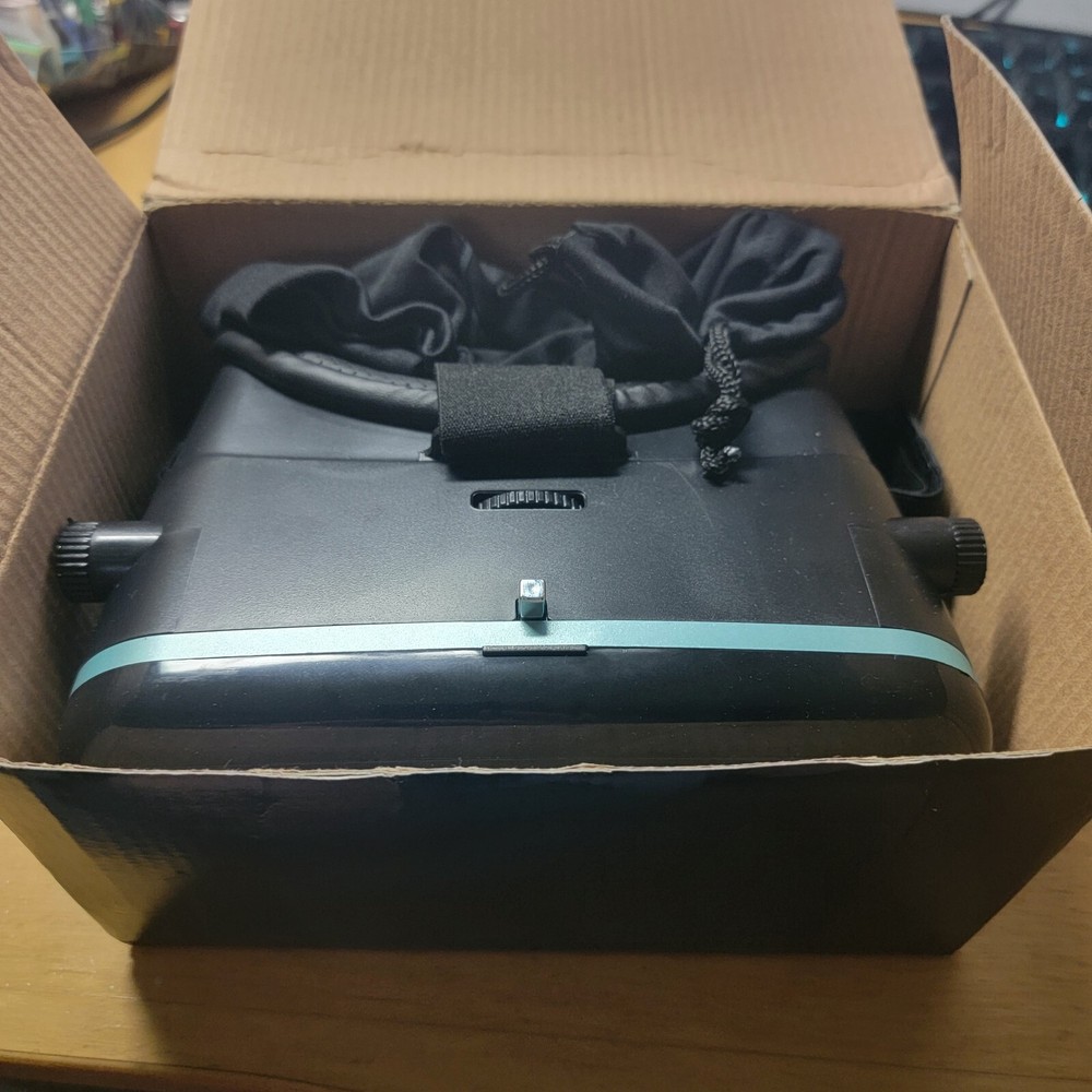 VR Headset with Wireless Bluetooth Controller - iPhone & Android New Open Box