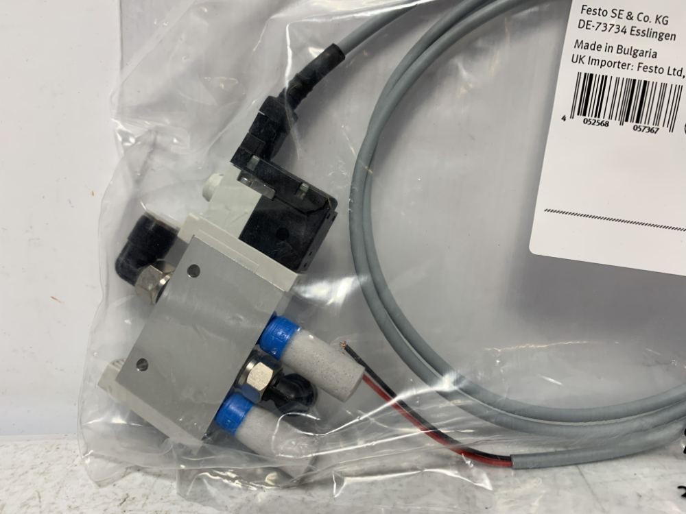 Festo 566659 Plug Socket with Cable 1m 30VDC 3A