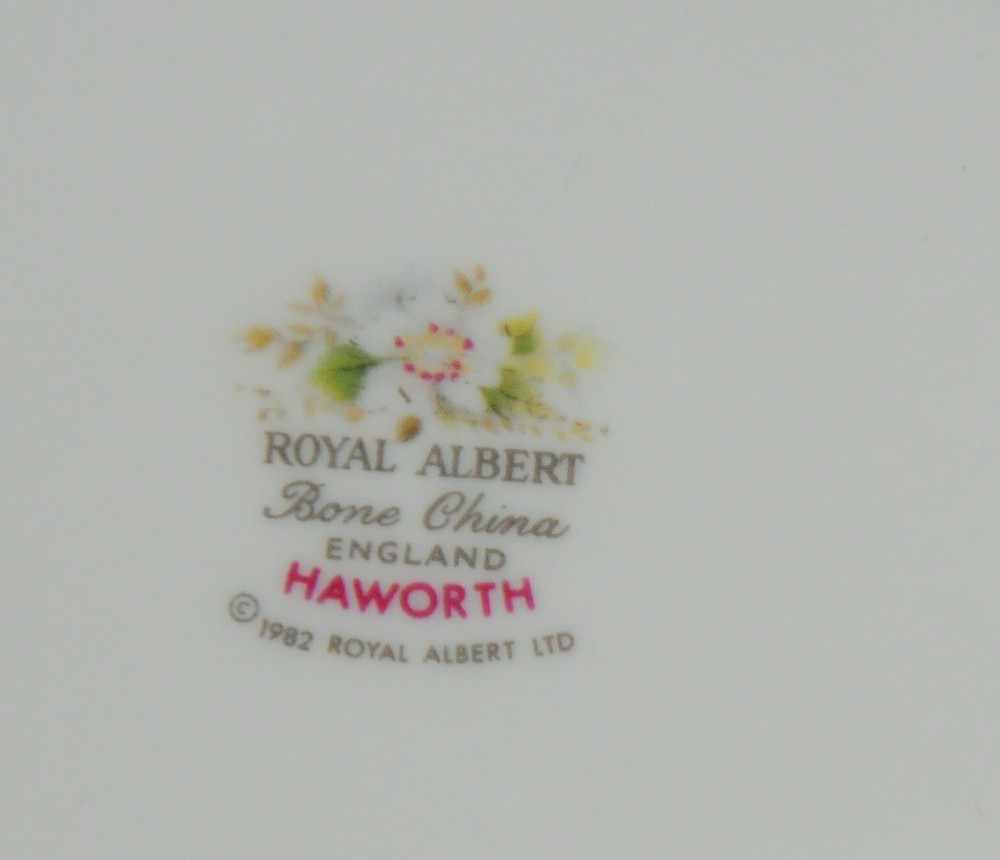 Royal Albert Haworth Teapot Tea Pot ( 6 cup)