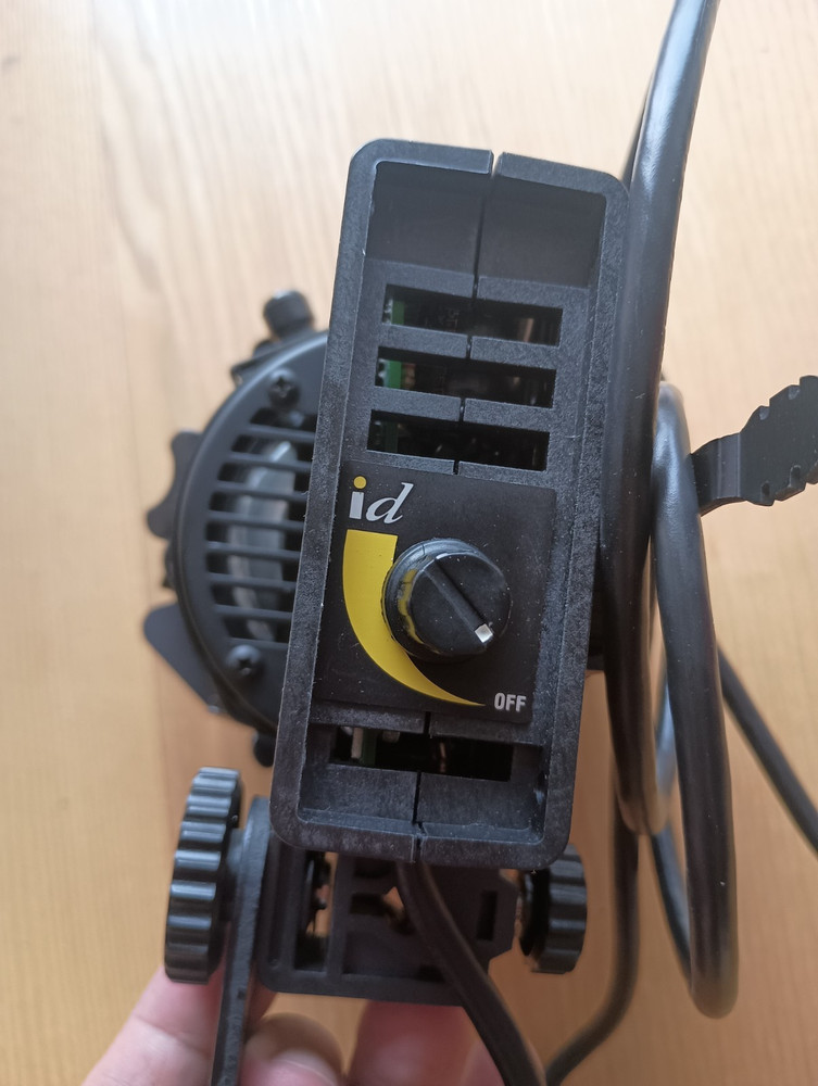 Lowel iLight 100 Watt Studio Video Light i-Light in Excellent Condition
