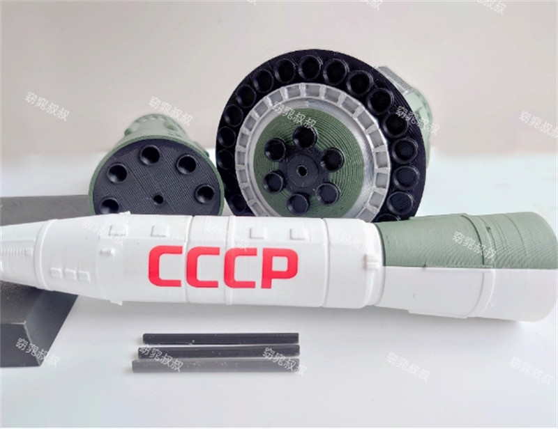 1/400 CCCP Lunar Launch Program N1 Heavy Carrier Rocket Static Model Finished