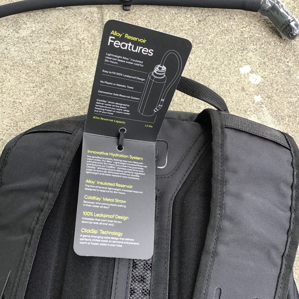 NWT BRUMATE Paragon Hydration Pack 7.5L Black Backpack 40oz Hydration System