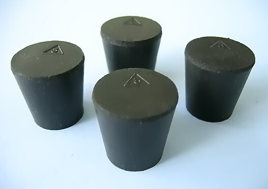 SIZE 3 BLACK RUBBER STOPPERS  (COUNT 4)