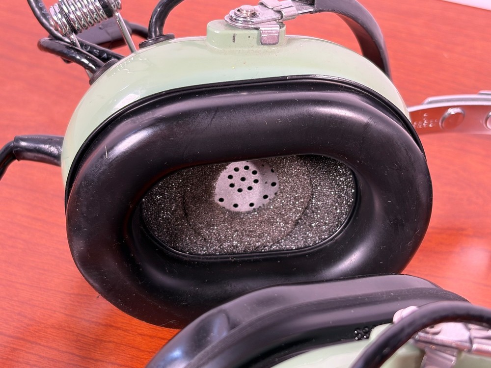 David Clark H10-30 Aviation Headset Dual Plug With Microphone Untested
