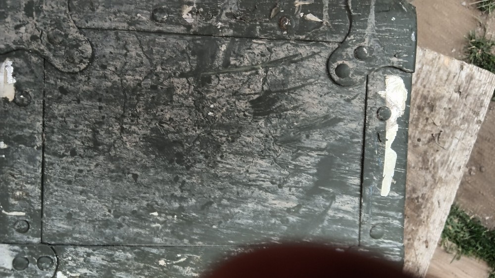 Green sessions military box.