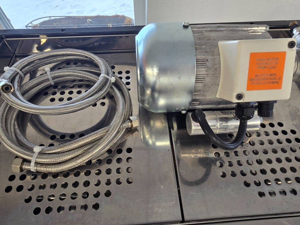 La Marzocco Linea Classic Semi Auto 2 Group Espresso Machine