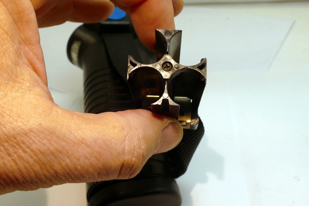 Vivitar Quick Release Pistol Grip missing cable