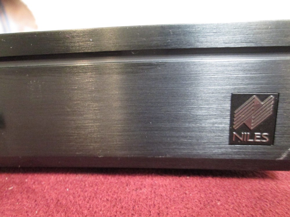 Niles HDL-4 High-Definition Speaker Selection System Complete unit
