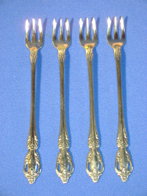 ONEIDA STAINLESS FLATWARE RAPHAEL 4 COCKTAIL FORKS 6"