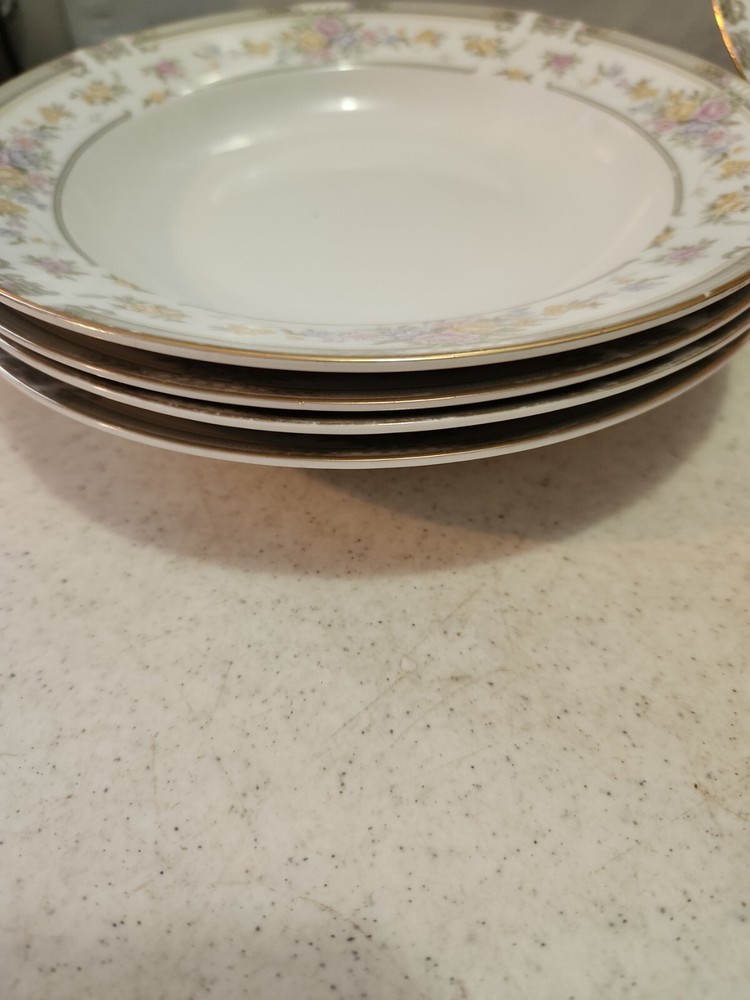 5 Farberware Salad Bowls "South Hampton "
