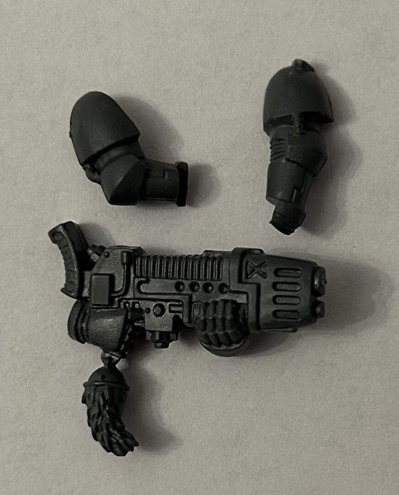 Warhammer 40K Space Marines Space Wolves Wolf Pack Plasma Gun & Arm - New Bit