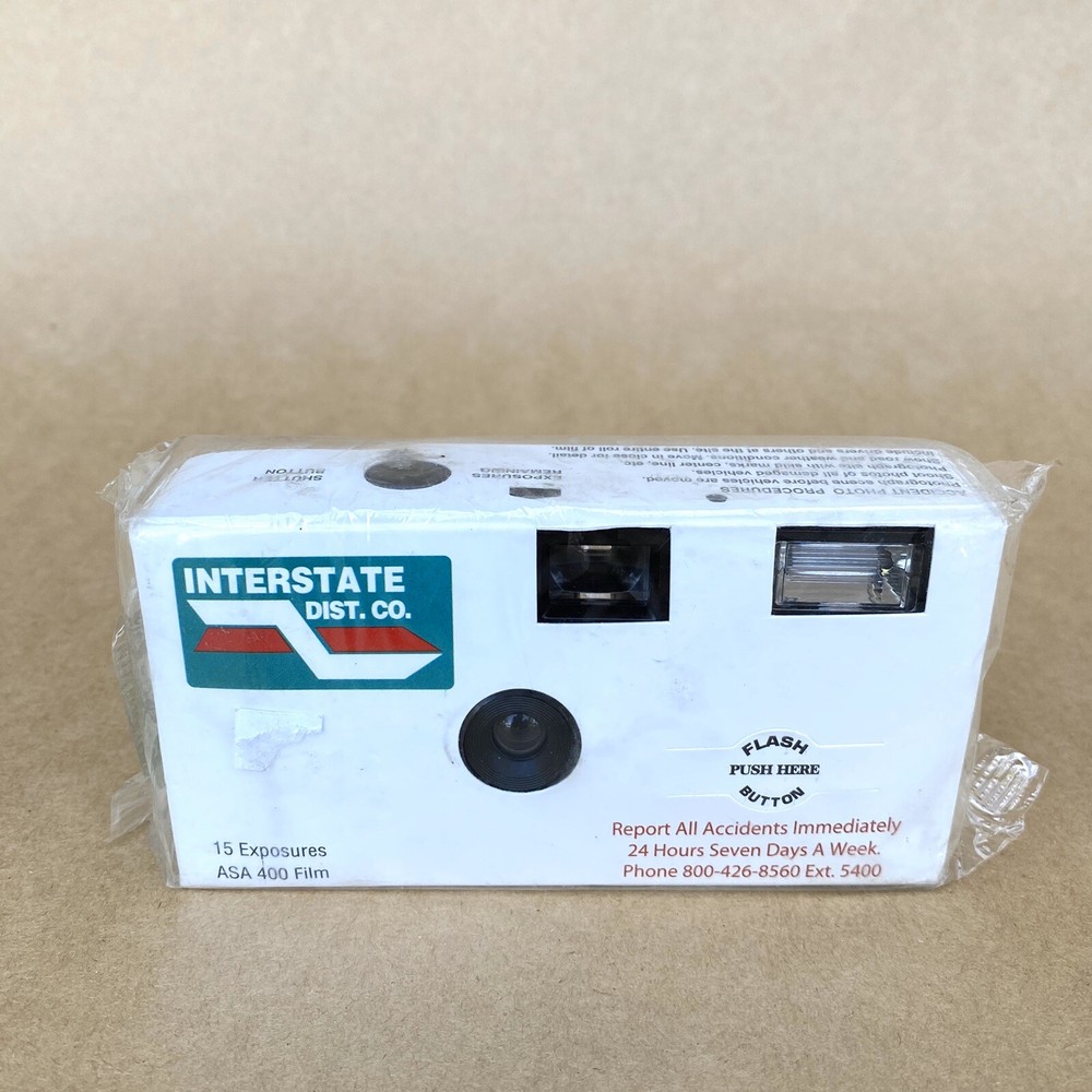 Interstate Distributor Co. 35mm Single Use Camera (15 Exposures) UNOPENED, NICE