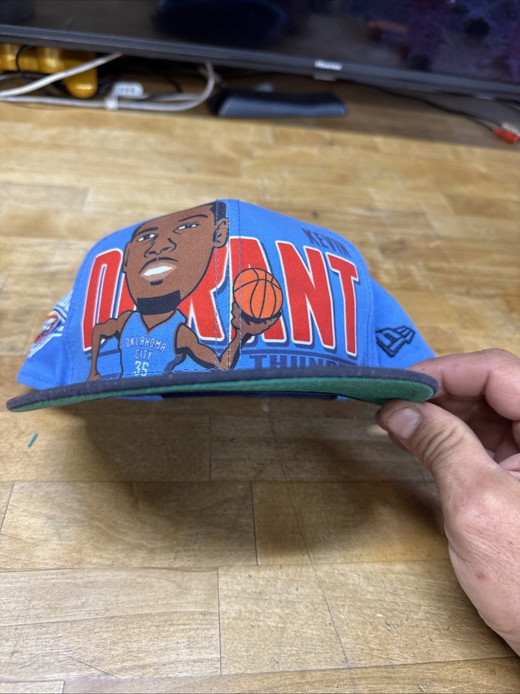 Kevin Durant hat YOUTH SIZE