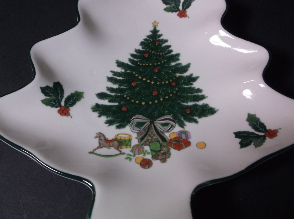 Mikasa Christmas Story tree shape dish