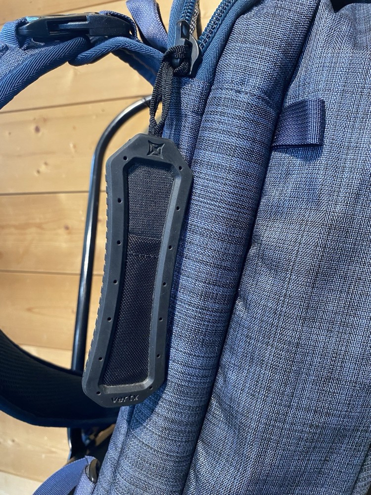 Vertx Commuter 2.0 Sling Backpack blue