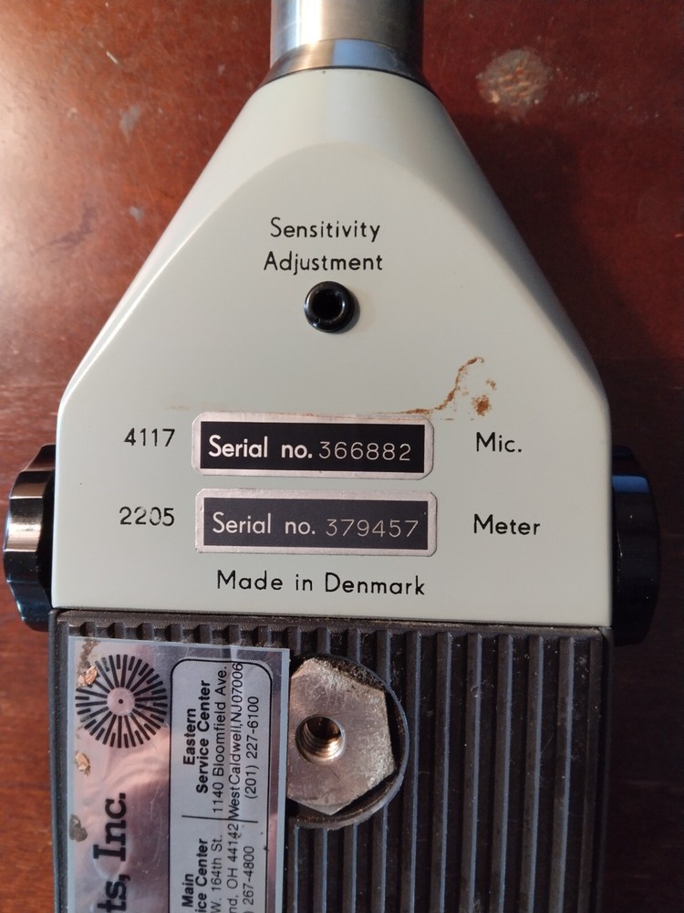 Bruel & Kjaer Type 2205 sound level meter