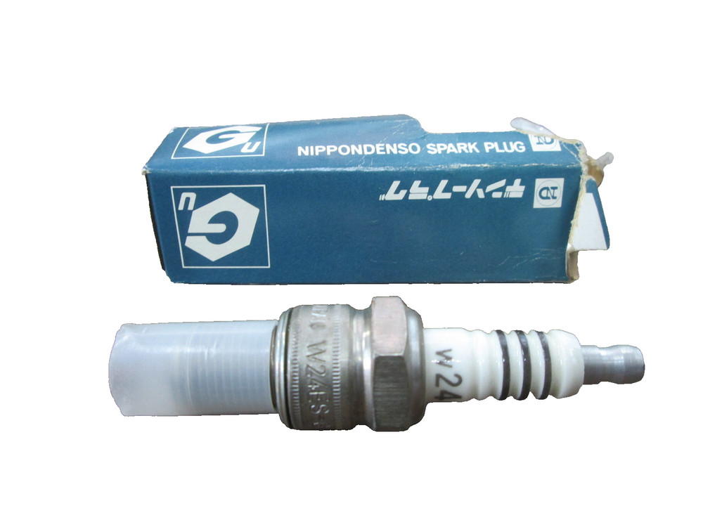 NOS Nippon Denso ND Spark Plug W24ES-G