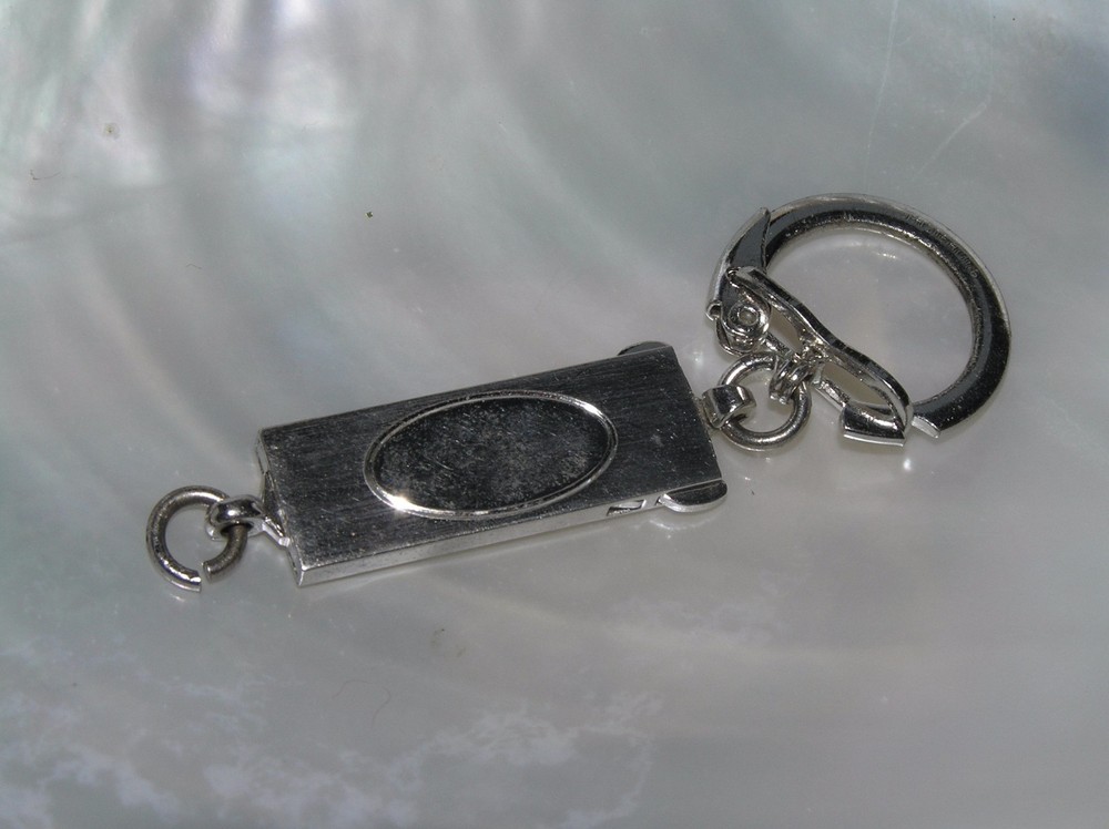 Vintage Engravable Silvertone Rectangle Key Ring with Clasp to Remove Ring From