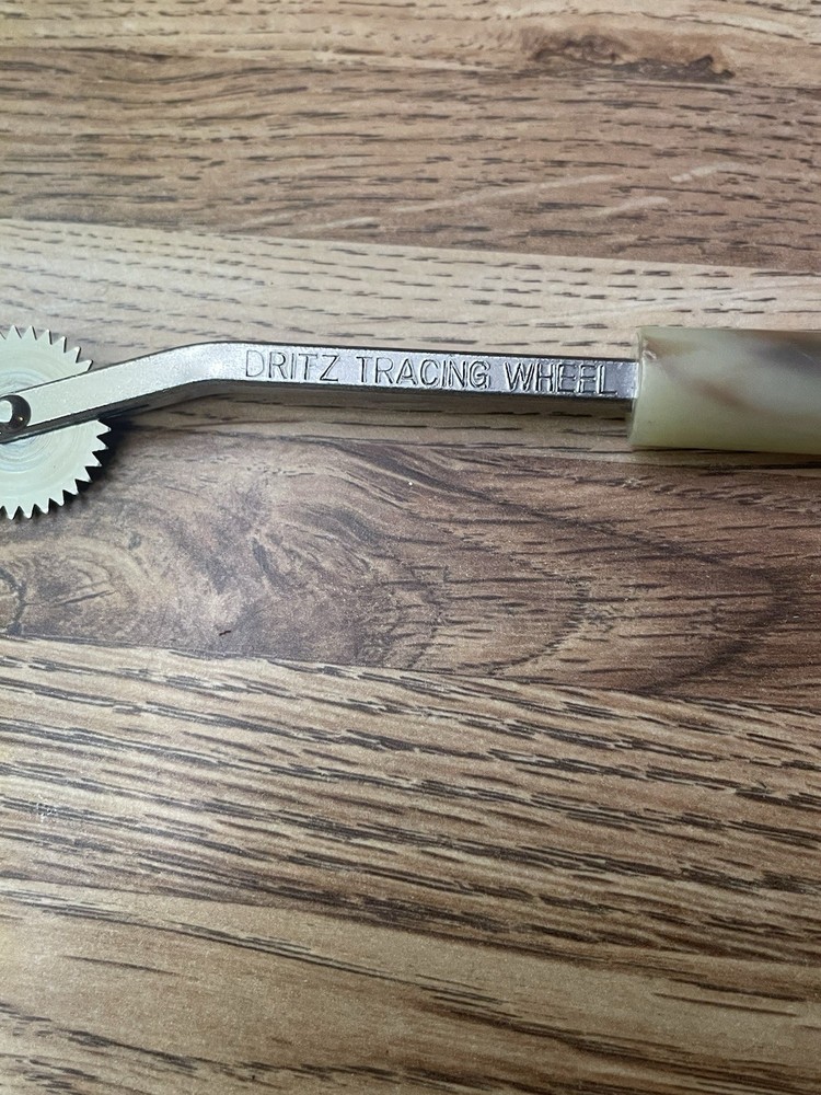 Vintage Bakelite Dritz Tracing Wheel