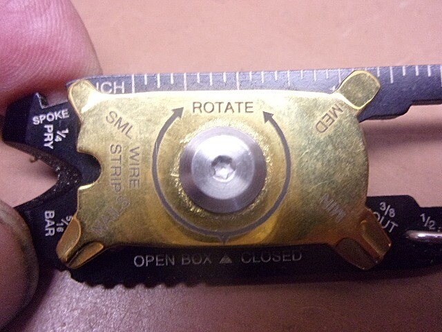 TrueUtility Fixr Pocket Tool 20 Tools in 1 Compact Multi Tool Camping Bicycling