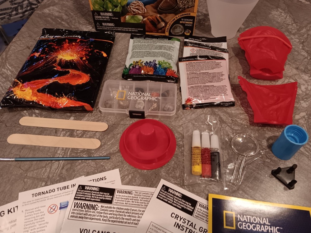 National Geographic Earth Science Kit- 10 Rock Collection-Missing Dig Brick Only