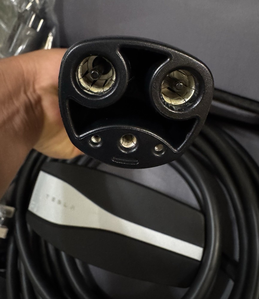 Tesla Mobile Connector