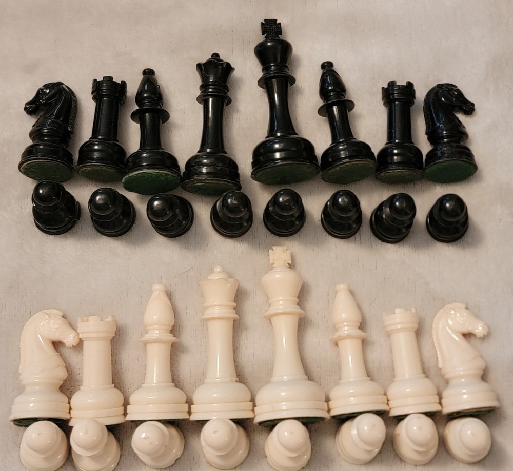 Vintage E.S. LOWE CHESS SET ONLY - Complete Set Without Board Case or Any Papers