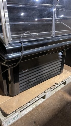 Hussmann Vertical Merchandiser with Doors GSVM4060D-Refrigerated Self Contained