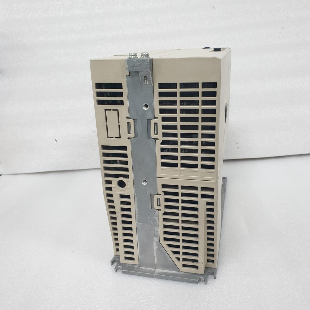 Yaskawa SGD7S-330A00A002 Servopack Servo Drive