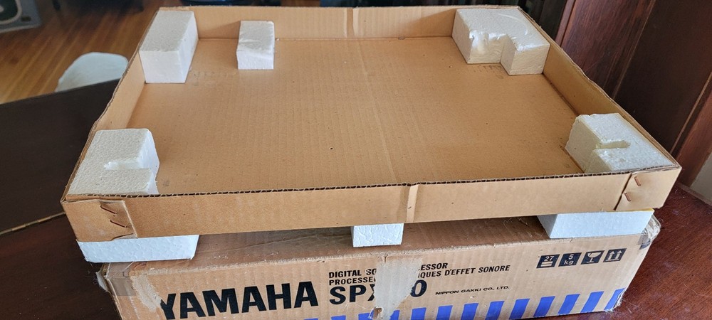 Yamaha SPX90 Digital Multi-Effects Processor w/ Original Box Manual - Powers On