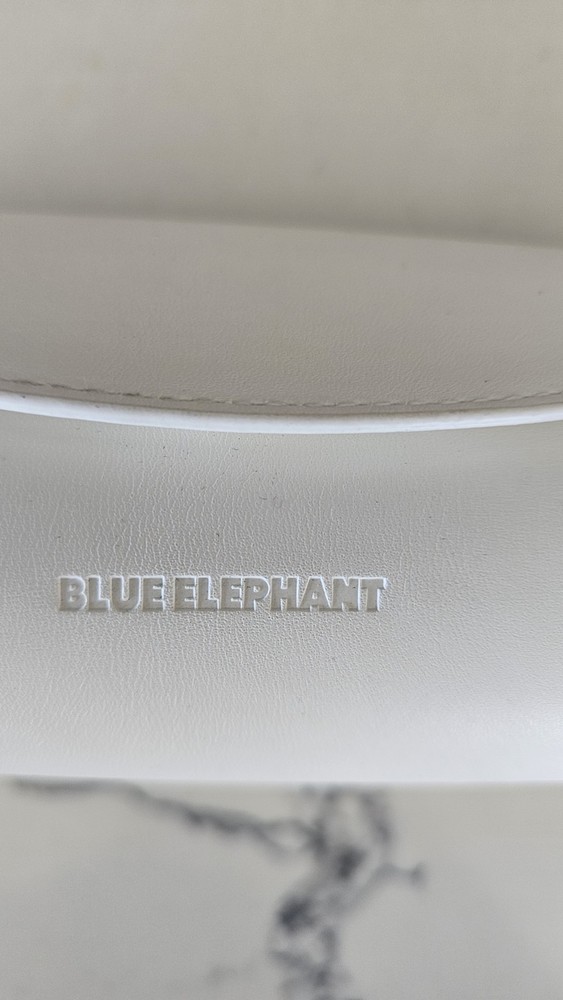 Blue Elephant SUNGLASS magnetic closure