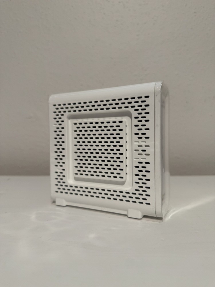 ARRIS SURFboard SB8200 DOCSIS 3.1 10 Gbps Cable Modem