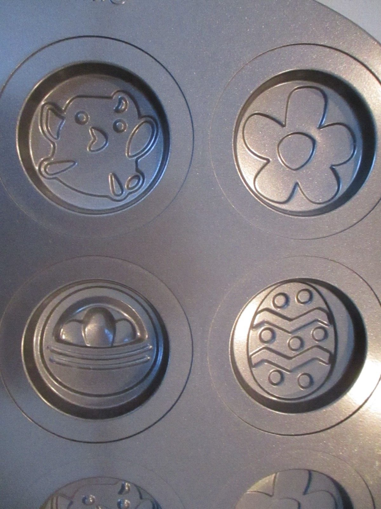 Wilton COOKIE SHEET PAN 12 MOLD EASTER Bunny Chicks Eggs, Basket 16" X 11"