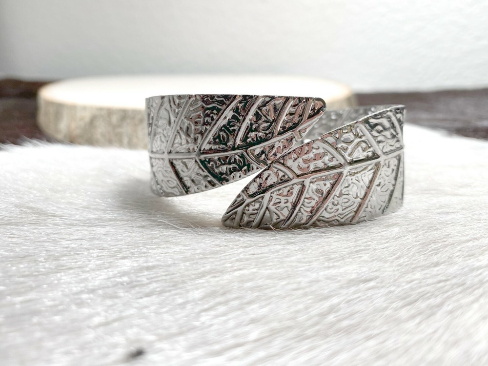 Silver Bangle Bracelet Woman Open Hinge Leaf Shape Silver tone Minimalist