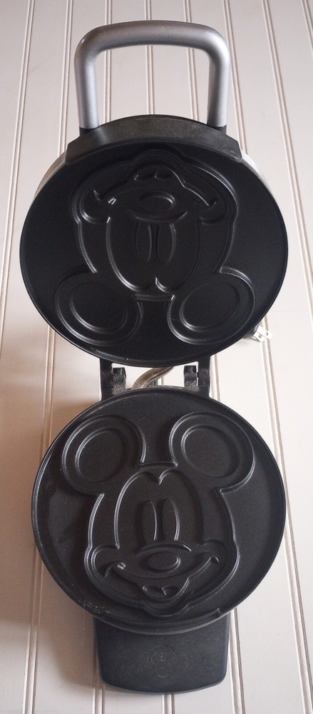 Disney DCM-1 Mickey Mouse Electric Waffle Maker Tested Working