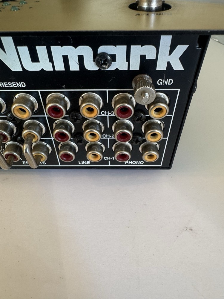 Numark DM3002X Professional DJ Mixer Working