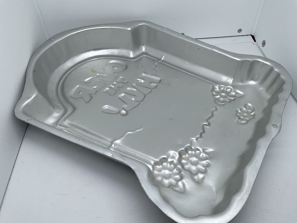 Wilton 1995 Over The Hill Cake Pan 2105-1237