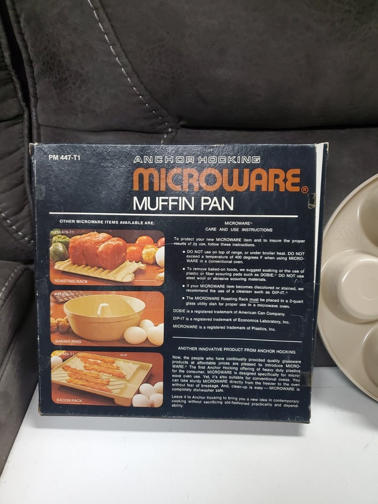 Kitchen Bakeware - Anchor Hocking Microwave Muffin Pan With Box and Instructions