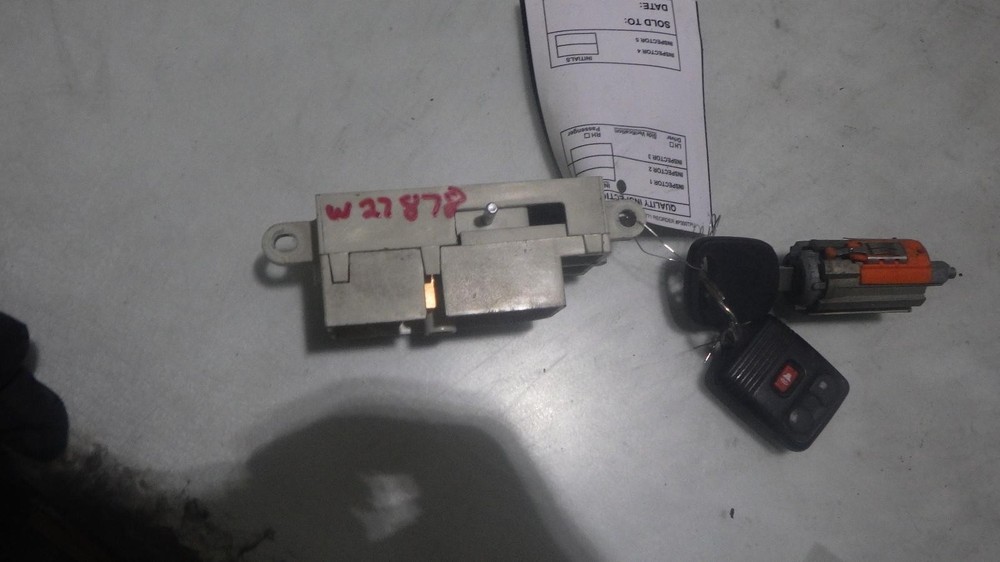 04 FORD MUSTANG Ignition W/Key