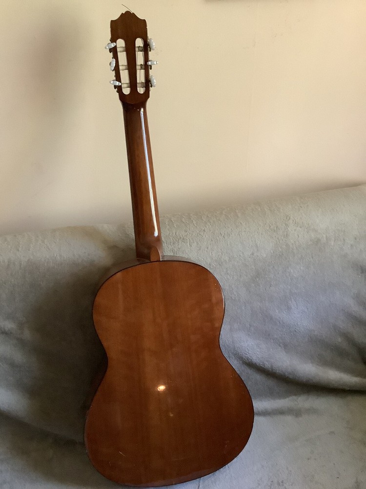 Yamaha CG-101 A Classical Guitar ( No Case)