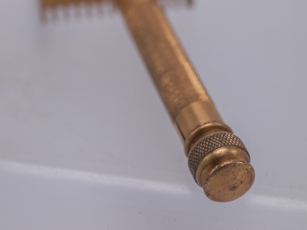 1920s - Gillette Old Type Double Edge Open Comb Razor - Cracked Handle!