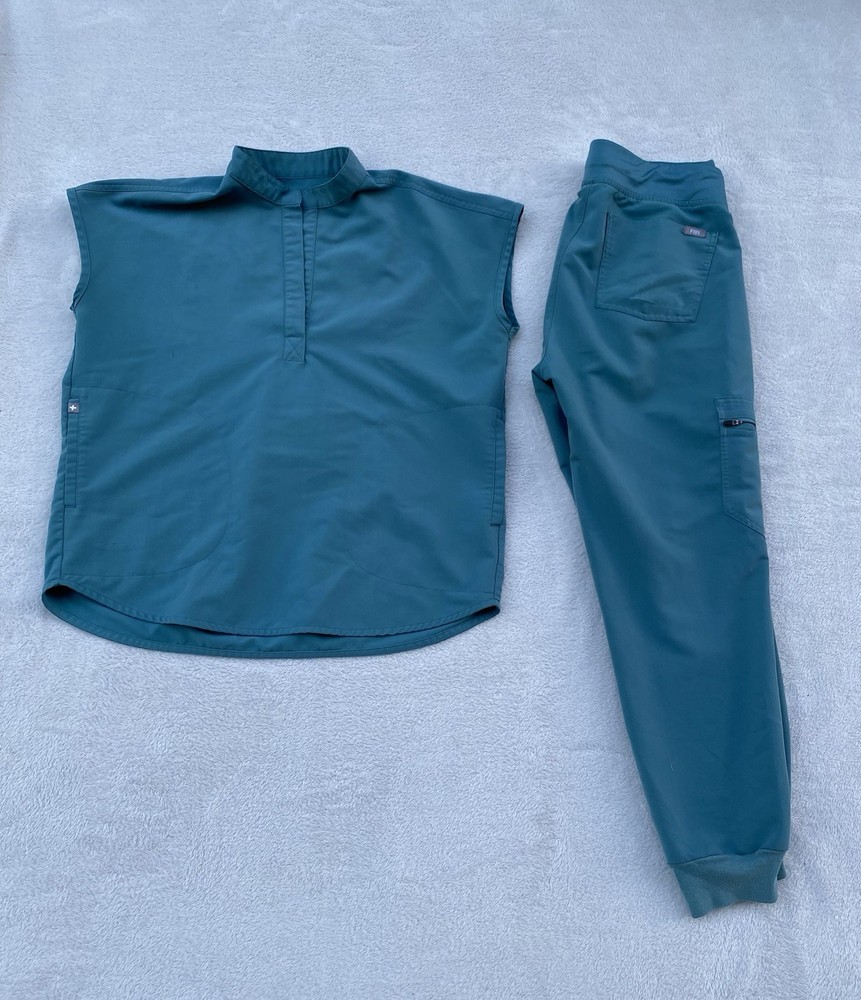 Women’s FIGS Technical Collection Top + Bottom Extra Small Teal Pockets