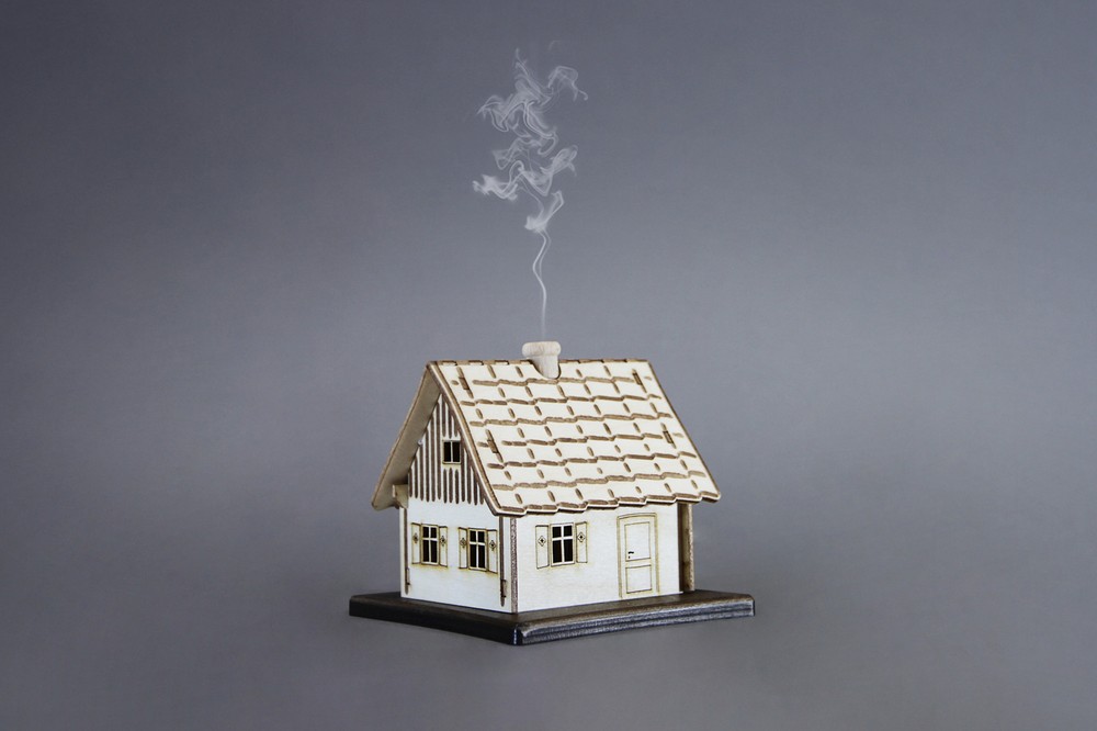 Small Smoking Cabin - Incense Smoker
