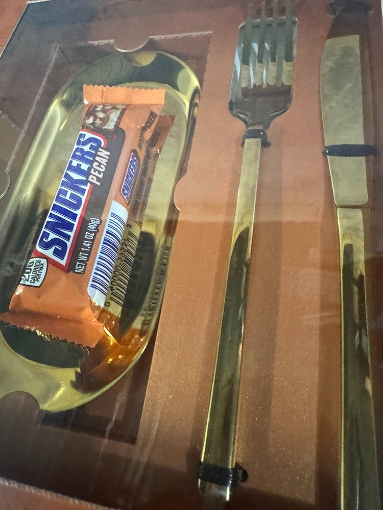 SNICKERS Pecan Flatware-Worthy Set NEW. IN HAND