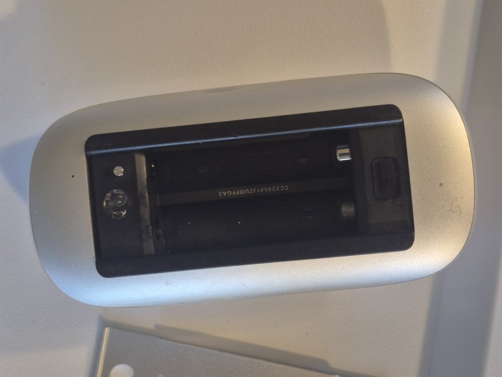 Apple Magic Mouse Authentic- Multi-Touch Surface White 8B94428, A1296 -Tested-