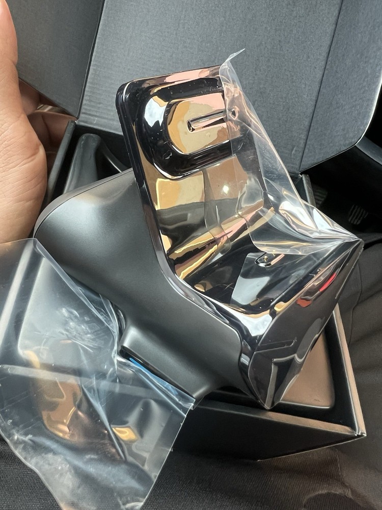 Flydigi Vader 4 Pro, Vader 3 Wireless Magnetic Charging Dock for Game Controller