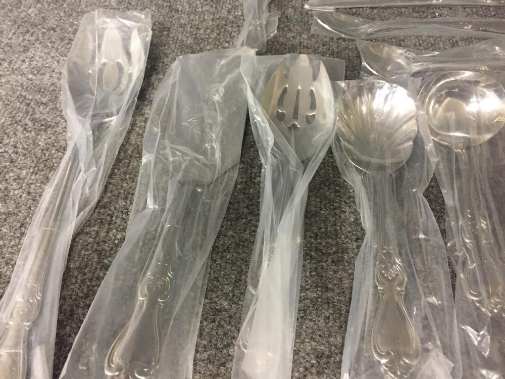 Reed & Barton Stainless Flatware Lincolnshire Glossy 9 Pc Hostess Serving Set +