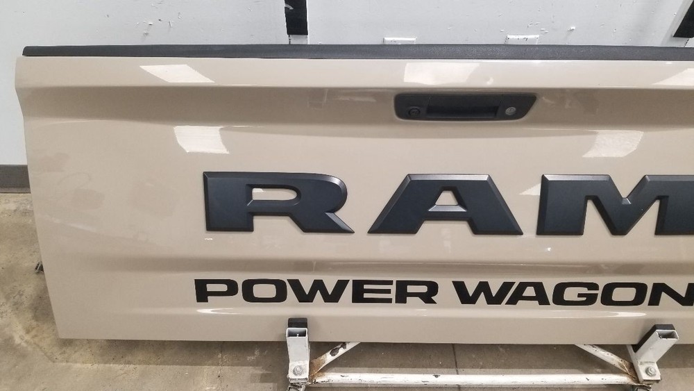 18 DODGE RAM 2500 REAR TAILGATE ASSEMBLY WITH REAR VIEW CAMERA MOCHA LATTE