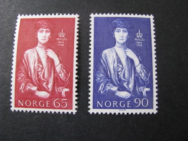 Norway Stamp Set Scott # 549-550 Never Hinged Unused.