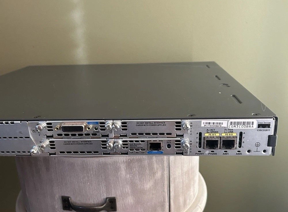 Cisco 2811 Router. READ DESCRIPTION…